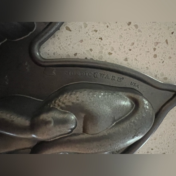 Nordic Ware Dinosaur Pan - Picture 4 of 4